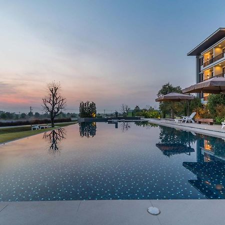 Green Ville Laguna Hotel Sung Noen Luaran gambar